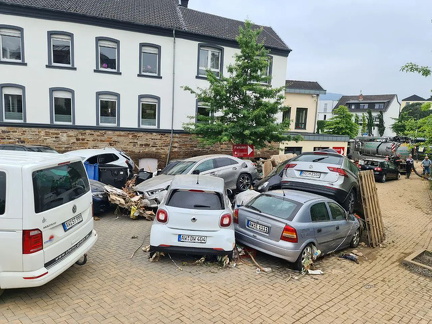 photo 9 2023-08-08 22-35-51