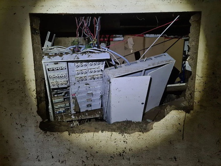 photo 10 2023-08-08 22-35-51